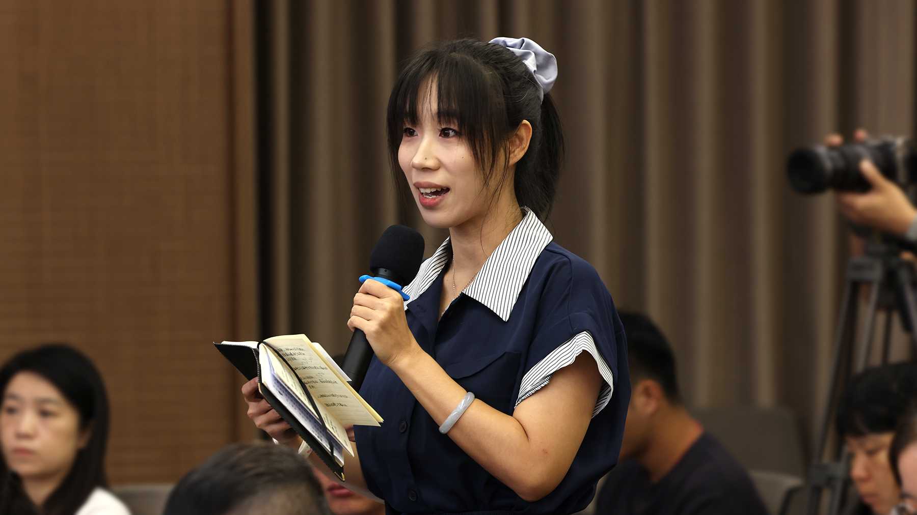 华声晨报记者.jpg
